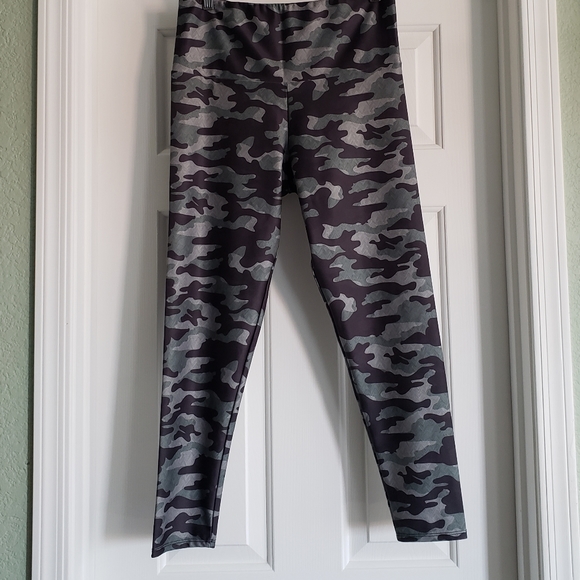 Onzie Pants - *SALE* Onzie Flow Camo Print Leggings